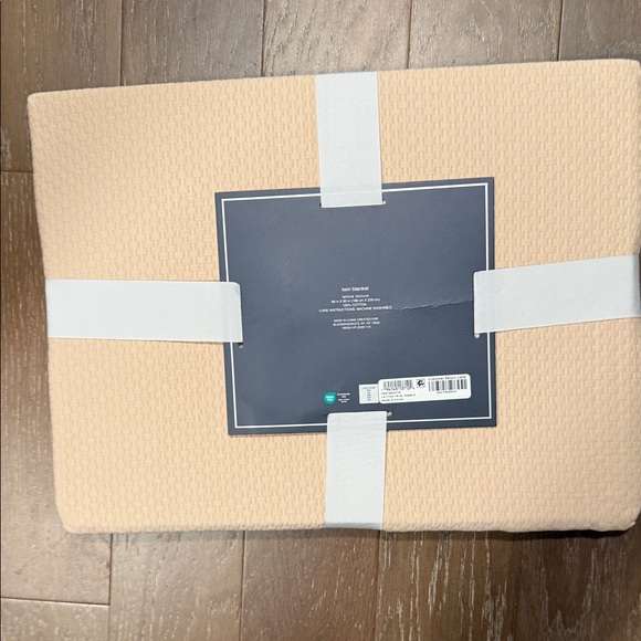 Hudson Park Collection Lattice Texture Blanket in Tan - Picture 2 of 5